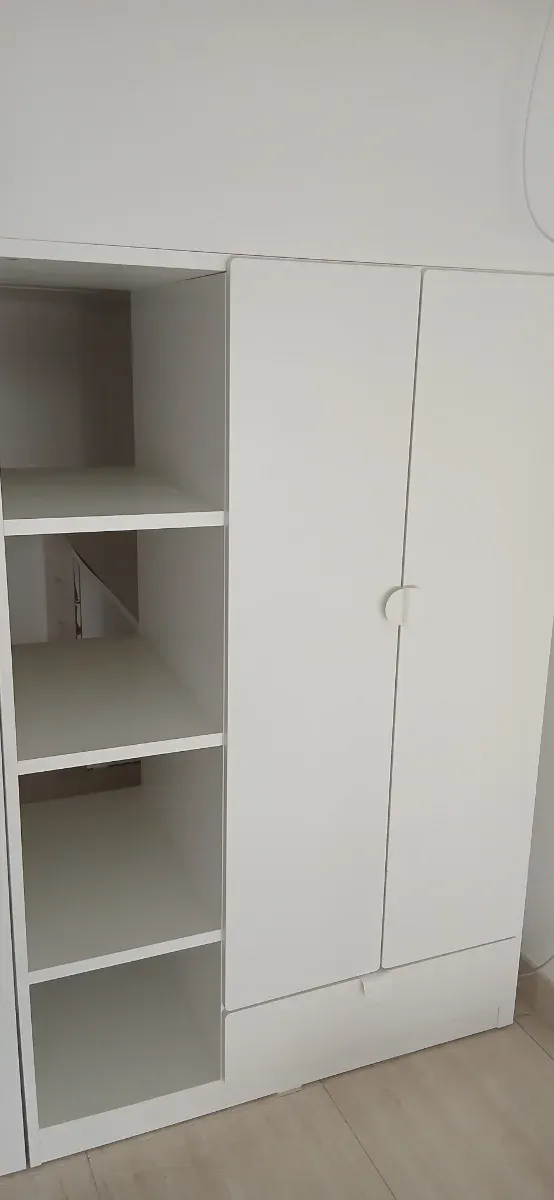 Cama alta blanca Ikea