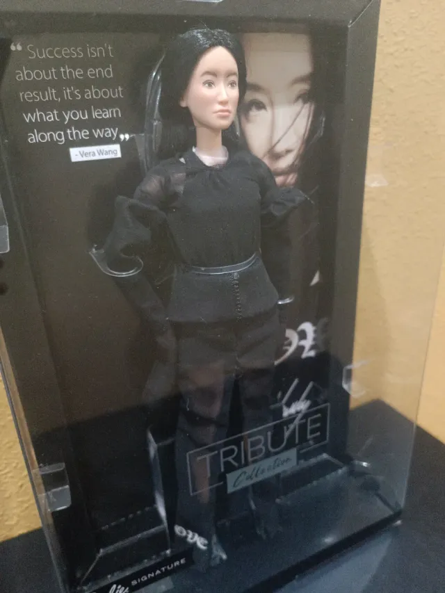 Barbie Signature Vera Wang Tribute Collection