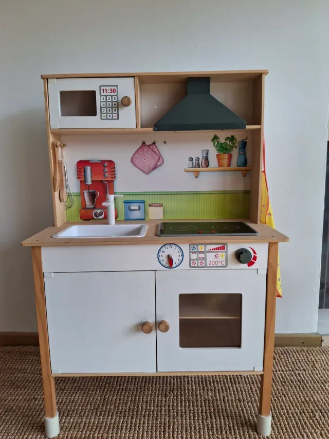 Cocinita de madera infantil