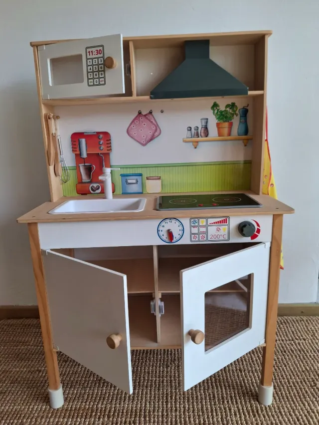 Cocinita de madera infantil