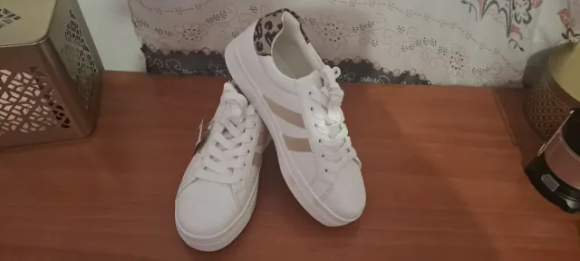 Zapatillas blancas T.37