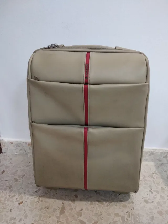 Maleta de cabina Samsonite beige con detalles rojo