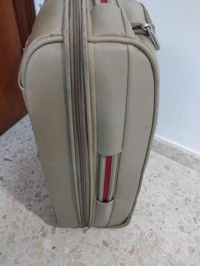 Maleta de cabina Samsonite beige con detalles rojo