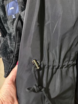 Abrigo premamá y porteo Kiabi negro