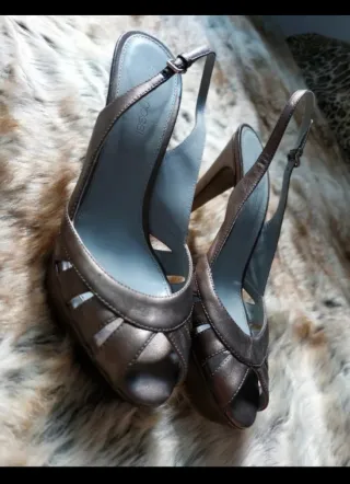 SANDALIAS DE 750€ SERGIO ROSSI