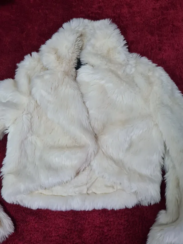 Chaqueta de pelo sintético blanca