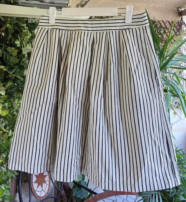 Falda de rayas beige y negro