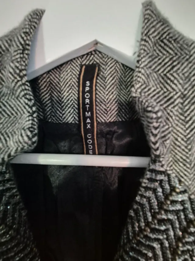 Chaleco de mujer con estampado y abalorios