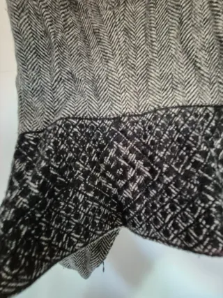 Chaleco de mujer con estampado y abalorios