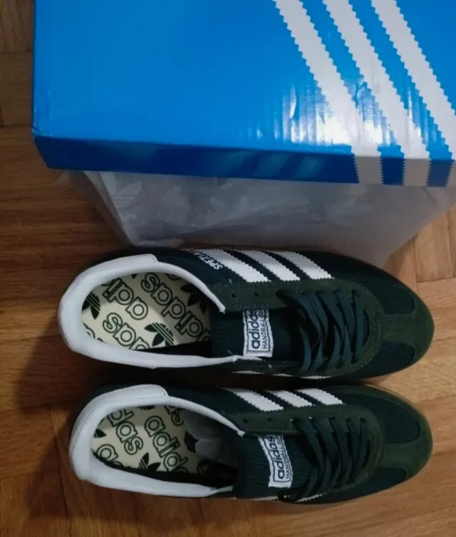 Zapatillas Adidas Verdes y Blancas
