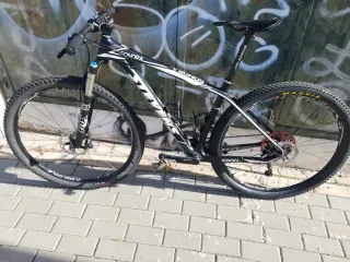 Stevens Sonora ES. Mtb 29. Talla M. montada a full