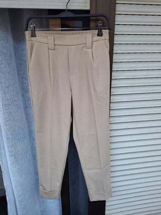 Pantalón de traje beige mujer