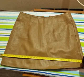 Minigonna in pelle marrone taglia 42