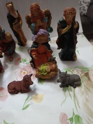 Belén figuras resina más reyes magos