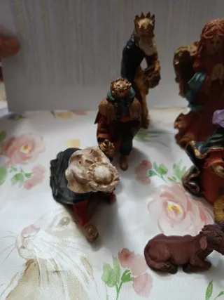 Belén figuras resina más reyes magos