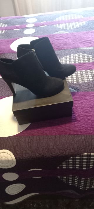 Botines tacón negros cómodos