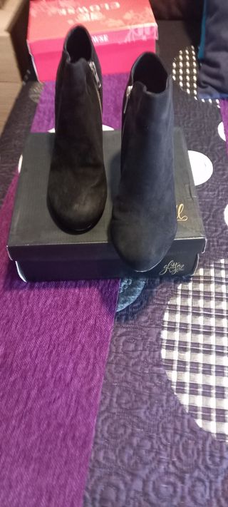 Botines tacón negros cómodos