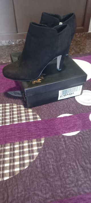 Botines tacón negros cómodos