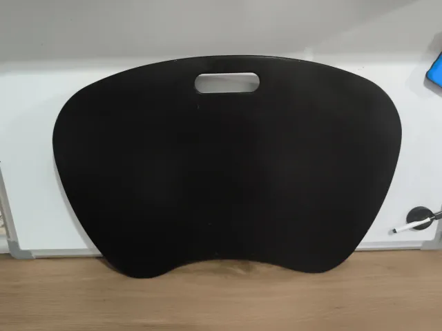 Mesa de rodillas negra
