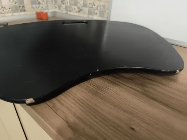 Mesa de rodillas negra