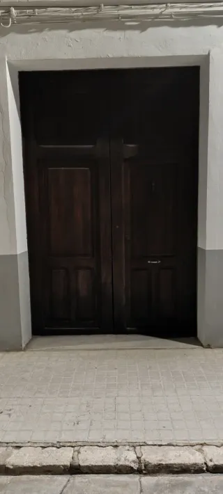 Puerta Doble Madera Oscura