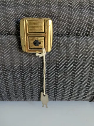 Beauty case in tessuto con chiave