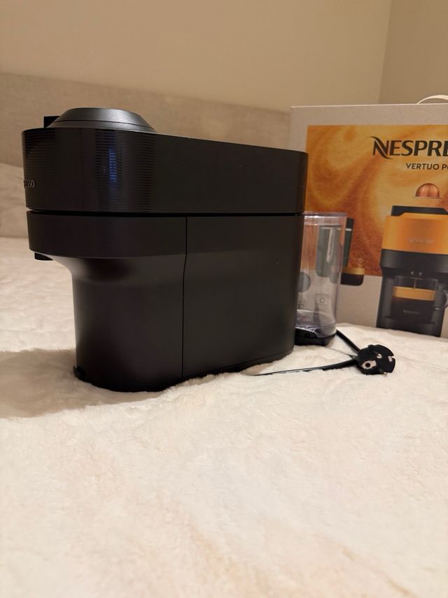 Cafetera Nespresso Vertuo Pop Negra