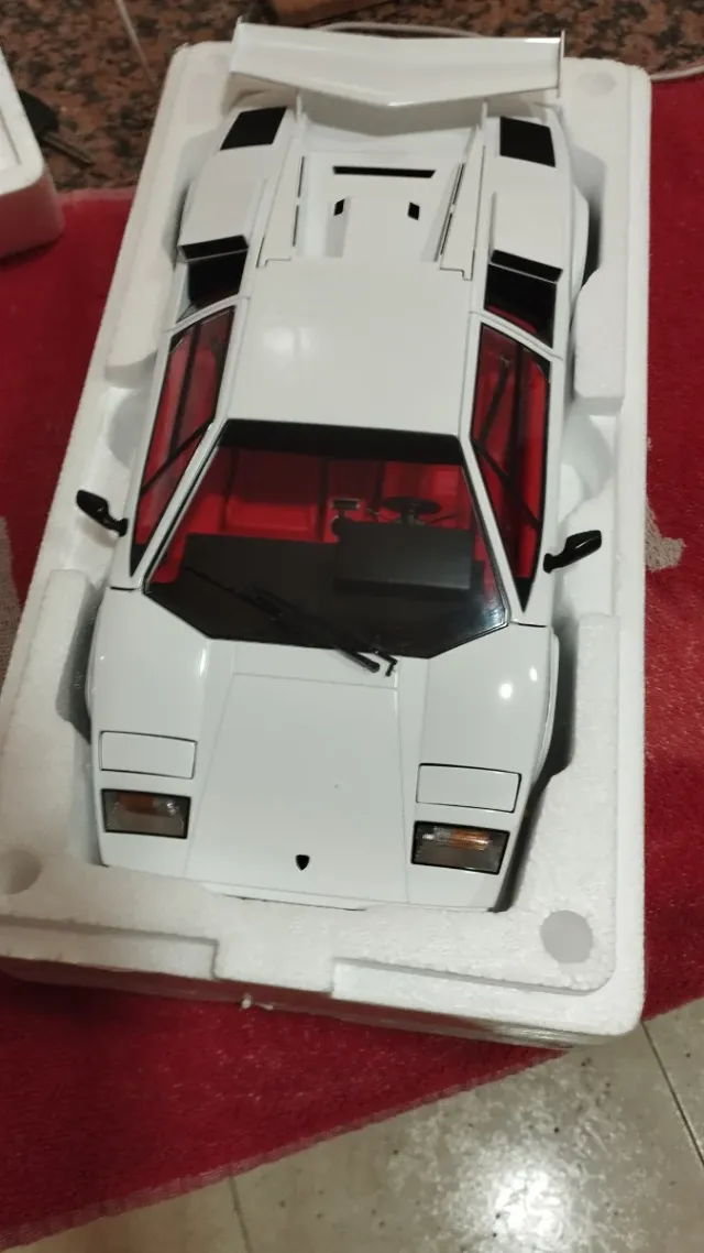 Lamborghini Countach 1/12.no ofertas