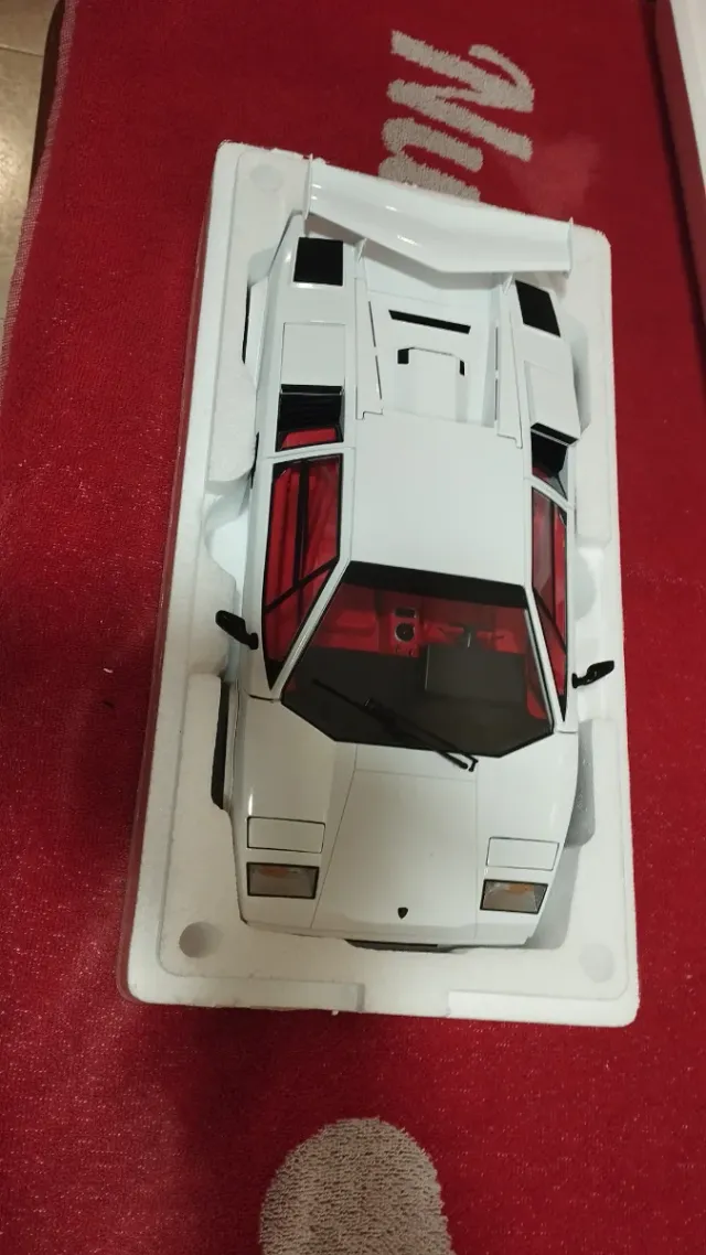 Lamborghini Countach 1/12.no ofertas