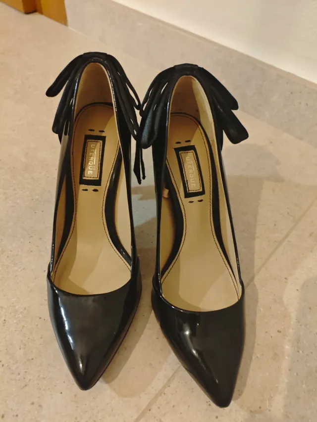 Zapatos de tacón UTERQUE negros