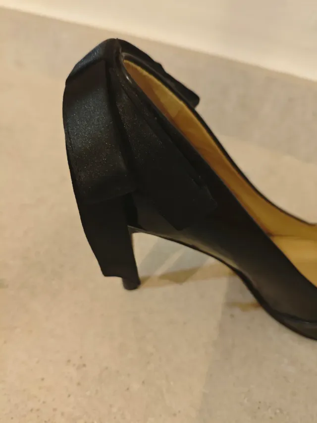 Zapatos de tacón UTERQUE negros