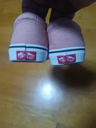 Zapatillas Vans rosas y blancas