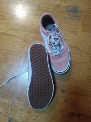 Zapatillas Vans rosas y blancas