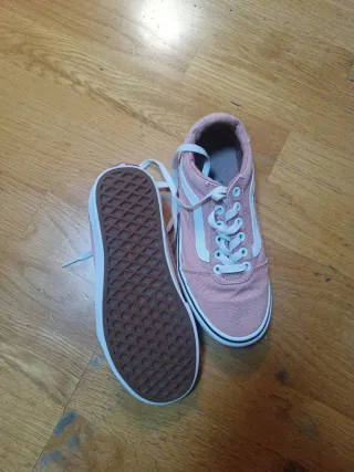 Zapatillas Vans rosas y blancas