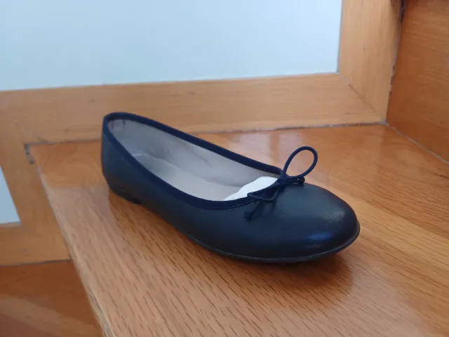 Manoletinas piel azul marino