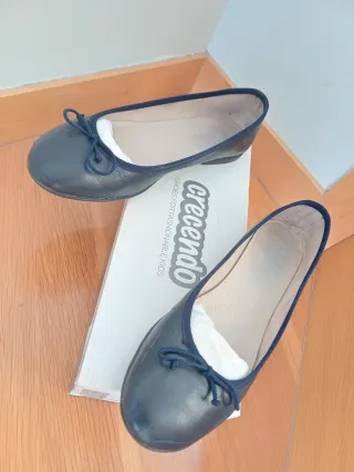 Manoletinas piel azul marino