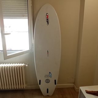 Tabla de surf NSP 6'4 más funda