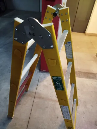 Escalera fibra vidrio 1 tramo plegable