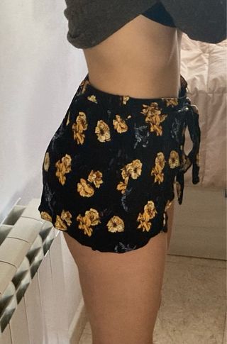 Pantalón corto floral Pull&Bear