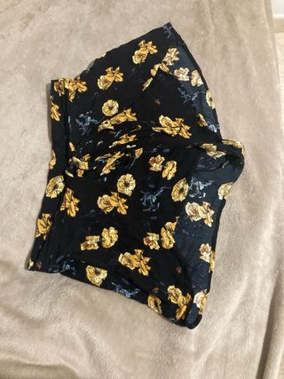 Pantalón corto floral Pull&Bear