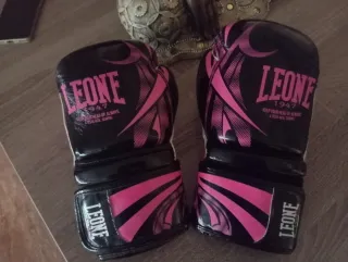 Guantes de boxeo Leone 1947 negros y rosas