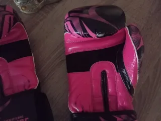 Guantes de boxeo Leone 1947 negros y rosas