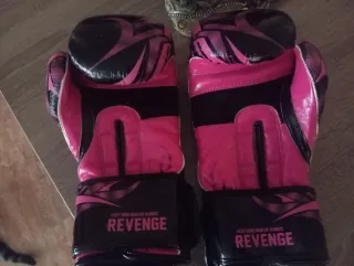 Guantes de boxeo Leone 1947 negros y rosas