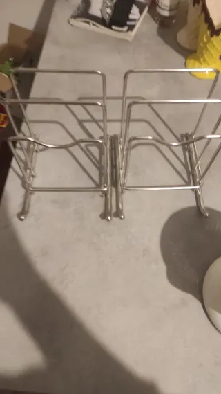 Portapiatti in metallo argento