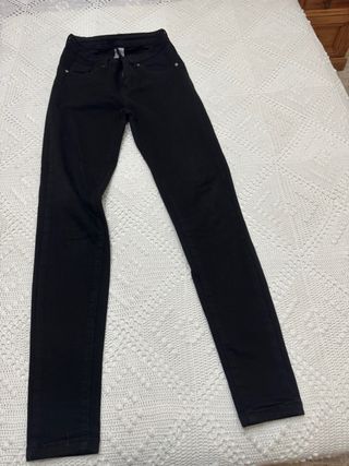 Pantalón vaquero mujer pitillo push up negro