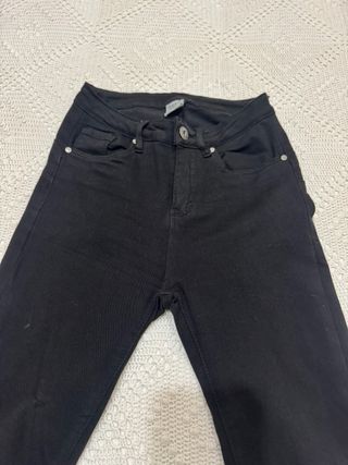 Pantalón vaquero mujer pitillo push up negro