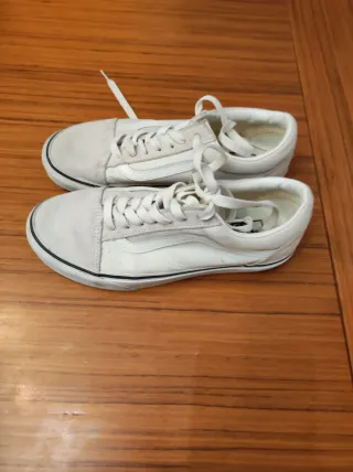 Zapatillas Vans, muy poco usadas 3/4 puestas