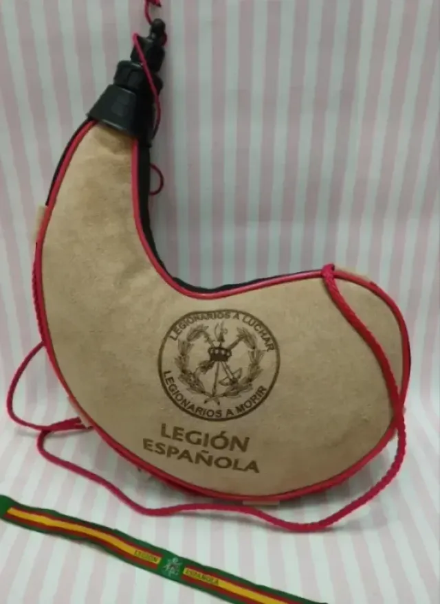 BOTA CURVA VINO LEGION 1'5L PIEL + REGALO PULSERA