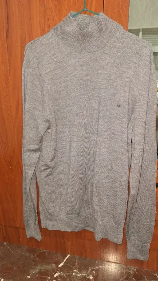 Jersey cuello cisne Calvin Klein Gris