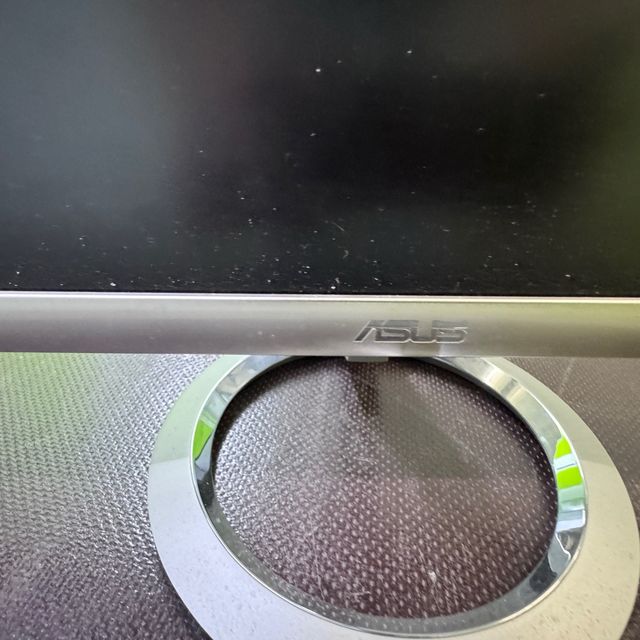 Monitor Asus Argento e Nero